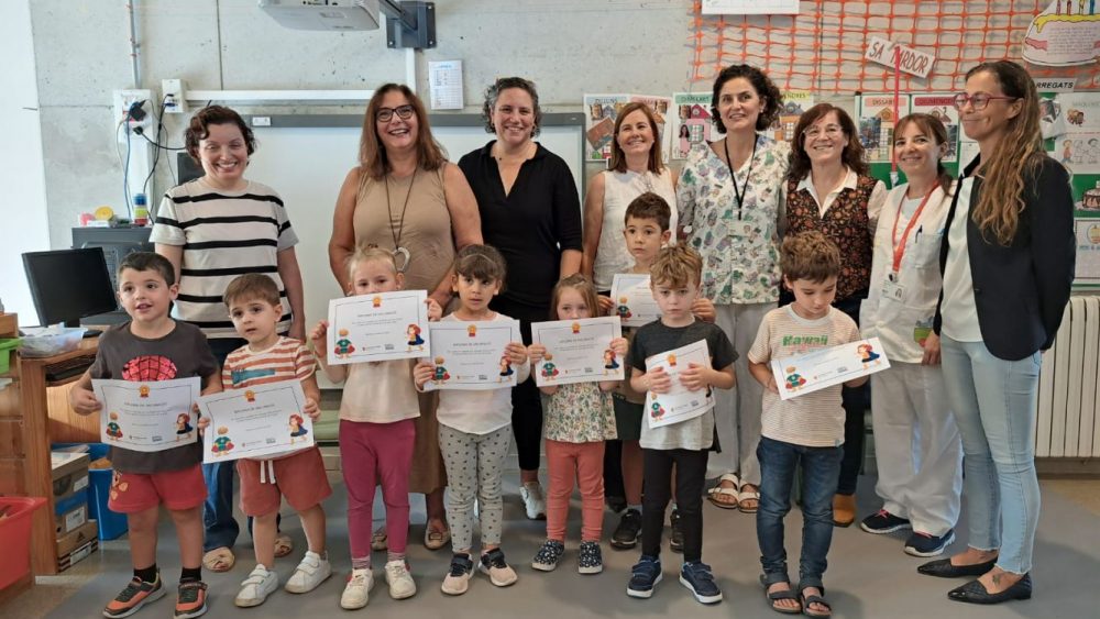 La consellera Manuela García ha inaugurado el plan piloto de vacunación infantil en Ciutadella.