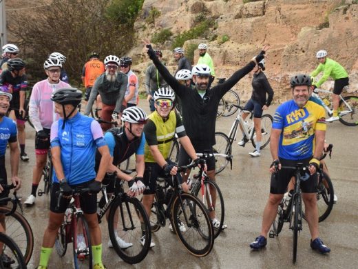 (Fotos) La lluvia altera el inicio de la Volta Cicloturista Internacional