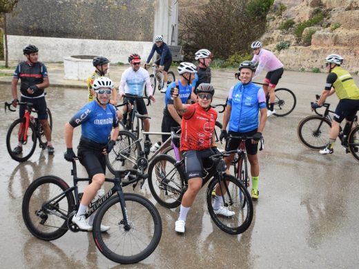 (Fotos) La lluvia altera el inicio de la Volta Cicloturista Internacional