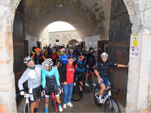 (Fotos) La lluvia altera el inicio de la Volta Cicloturista Internacional