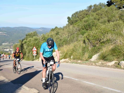 Julen Zubero y Marga Fullana coronan primero El Toro en la Volta Cicloturista