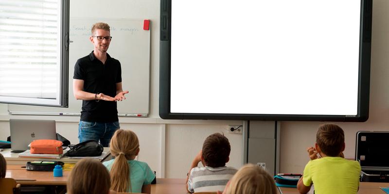 Profesor en un aula.