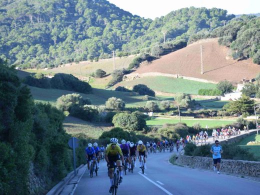 Julen Zubero y Marga Fullana coronan primero El Toro en la Volta Cicloturista