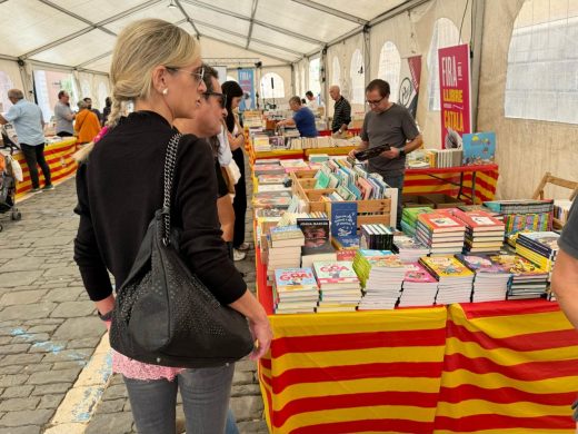 (Fotos) Maó da la bienvenida a la XIX Fira del Llibre en Català de Menorca