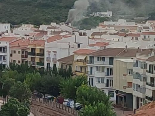 (Fotos) Espectacular incendio en Ferreries