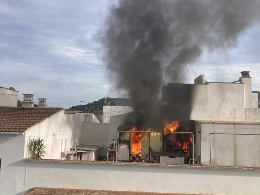 (Fotos) Espectacular incendio en Ferreries