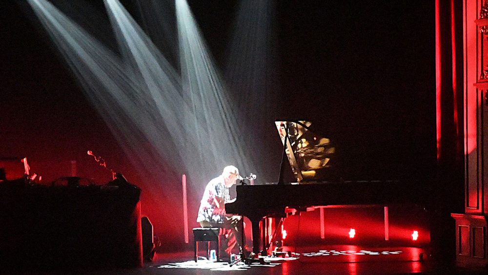 Yan Tiersen, en un momento de la actuación (Fotos: Tolo Mercadal)