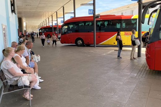 Més per Menorca exige una inversión proporcional en transporte público tras el anuncio de mejoras ferroviarias en Mallorca.