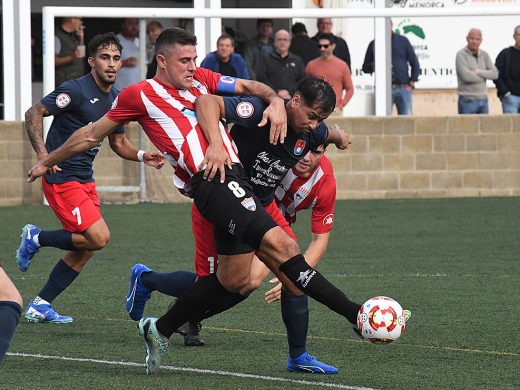 El Mercadal no reacciona y cae 0-2 en casa