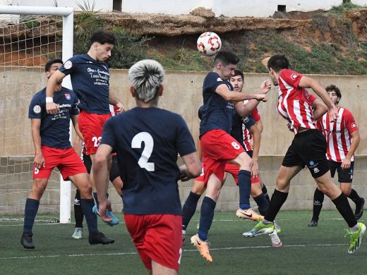 El Mercadal no reacciona y cae 0-2 en casa