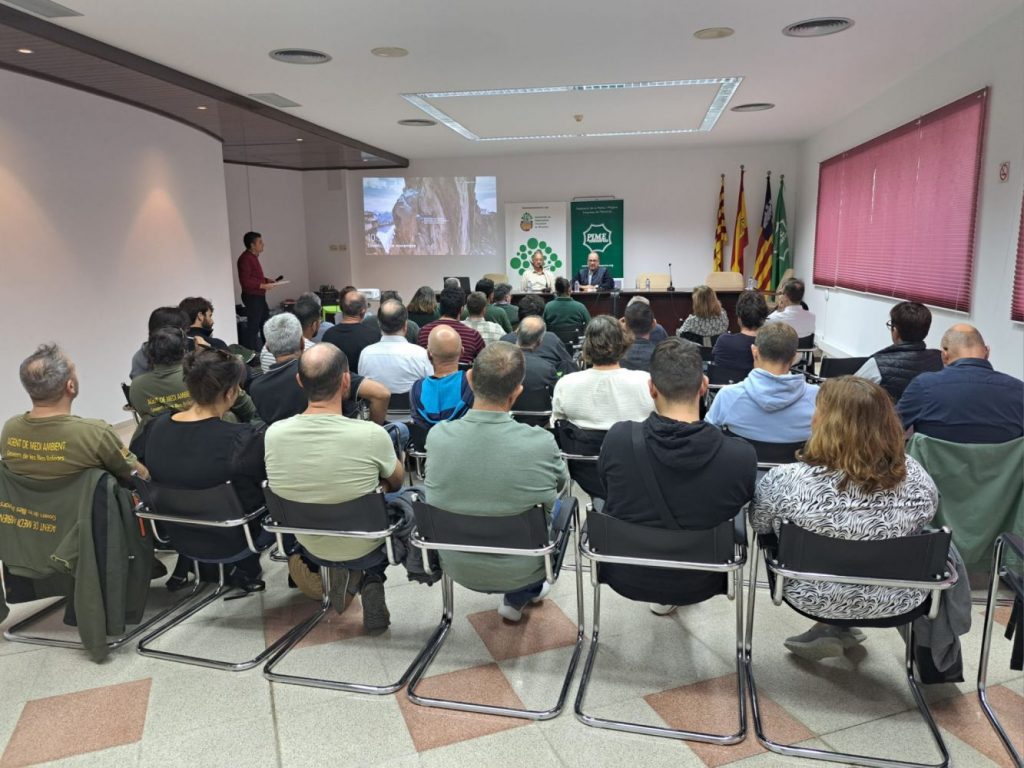 II Seminario organizado por la Asociación de Empresarios Forestales de Menorca.