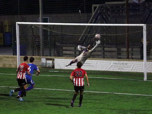 El Mercadal no pasa del empate en casa ante el Collerense (2-2)