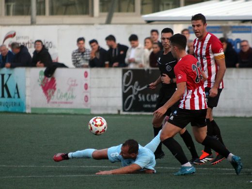 El Mercadal se da un festín ante el Llosetense (4-0)