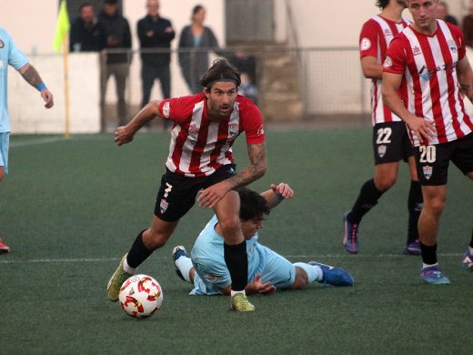 El Mercadal se da un festín ante el Llosetense (4-0)