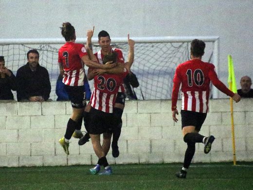 El Mercadal se da un festín ante el Llosetense (4-0)