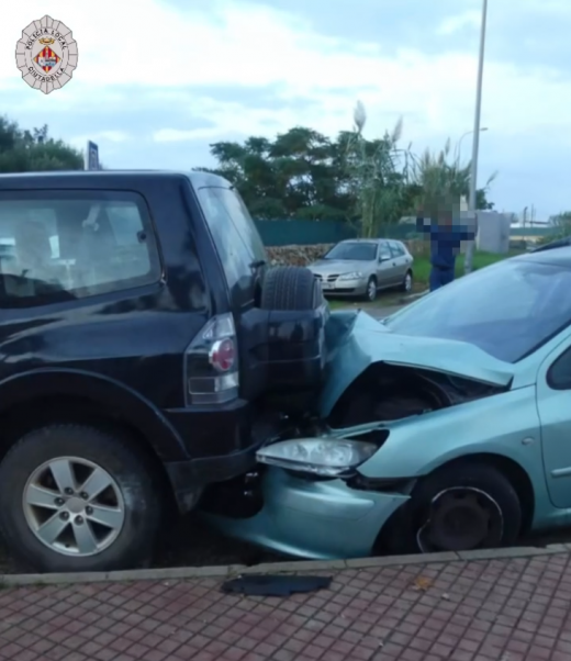 El accidente tuvo lugar en la rotonda de la gasolinera de Tres Alqueries.