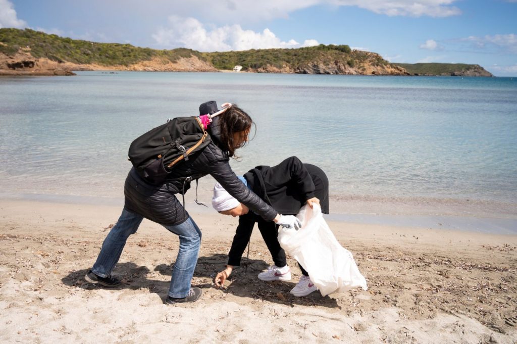 Voluntarios de Plastic Free Menorca