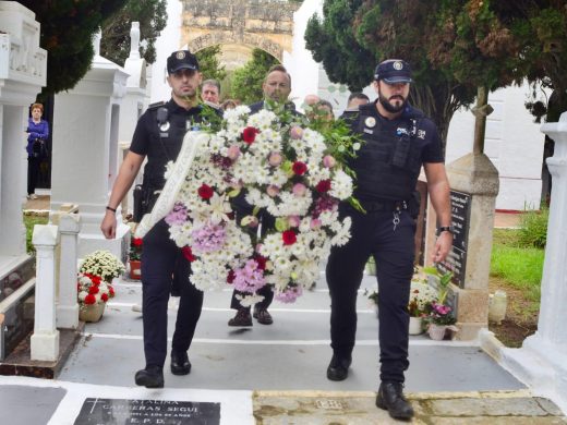 (Fotos y vídeo) Menorca homenajea a sus difuntos en una jornada marcada por las alertas meteorológicas