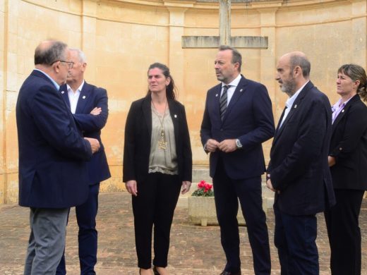 (Fotos y vídeo) Menorca homenajea a sus difuntos en una jornada marcada por las alertas meteorológicas