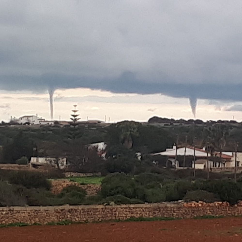 Caps de fibló sobre Menorca.