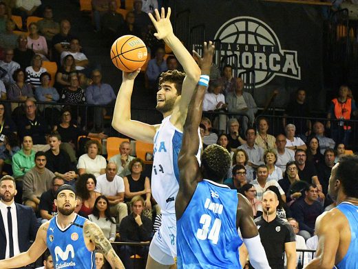 El Estudiantes se lleva el triunfo ante un Hestia Menorca a rachas