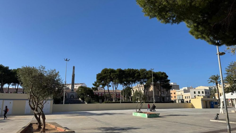 Plaza Esplanada de Maó.