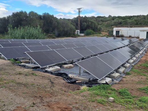 (Fotos) Los pozos de Es Migjorn ya funcionan con energías renovables