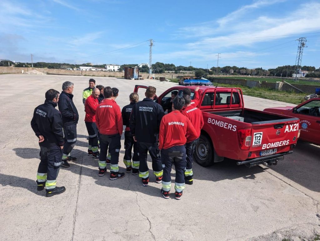 Voto de confianza: los bomberos de Menorca acuerdan volver a realizar horas extra.