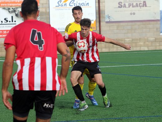 (Fotos) El Mercadal se deja dos puntos ante el Formentera (2-2)