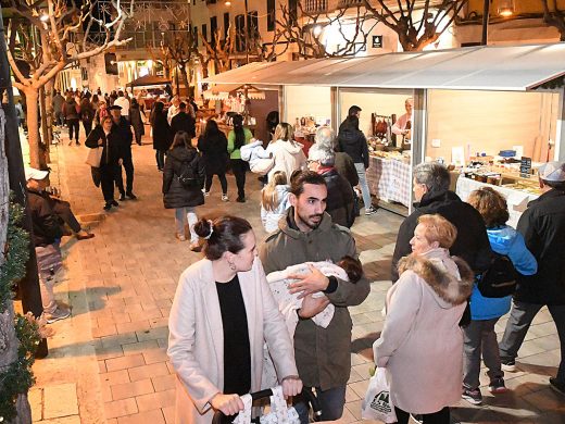 Maó inaugura la Fira de Nadal, el belén gigante y entrega la Medalla de Oro de la ciudad a la Creu Roja