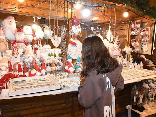 Maó inaugura la Fira de Nadal, el belén gigante y entrega la Medalla de Oro de la ciudad a la Creu Roja