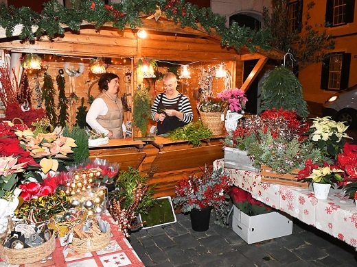 Maó inaugura la Fira de Nadal, el belén gigante y entrega la Medalla de Oro de la ciudad a la Creu Roja