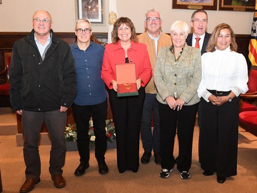 Maó inaugura la Fira de Nadal, el belén gigante y entrega la Medalla de Oro de la ciudad a la Creu Roja