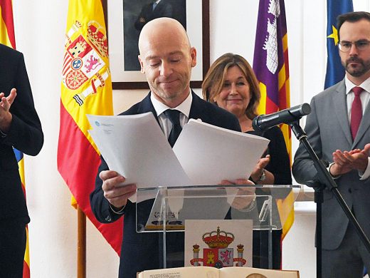 (La foto) Menorca conmemora el 46 aniversario de la Constitución