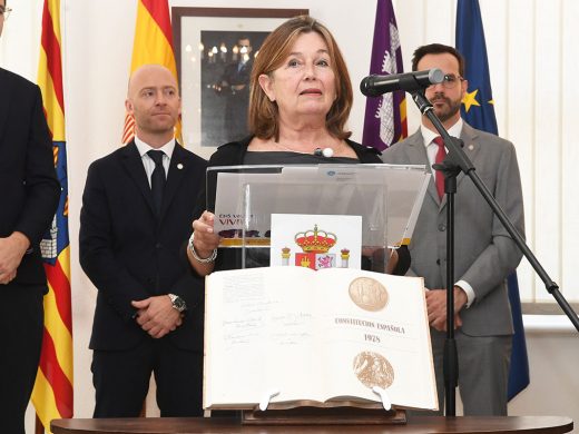 (La foto) Menorca conmemora el 46 aniversario de la Constitución