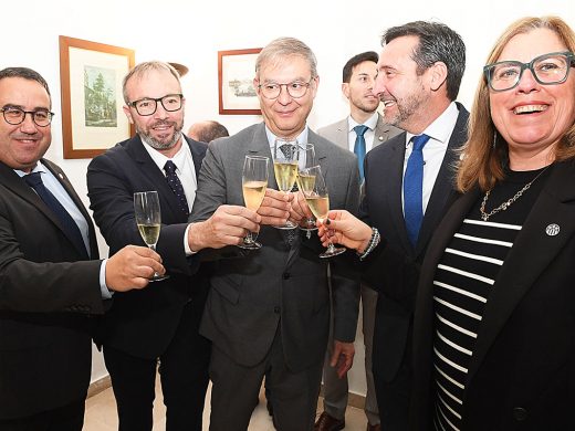 (La foto) Menorca conmemora el 46 aniversario de la Constitución