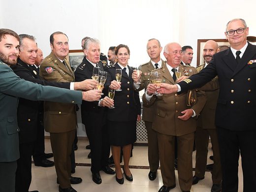 (La foto) Menorca conmemora el 46 aniversario de la Constitución