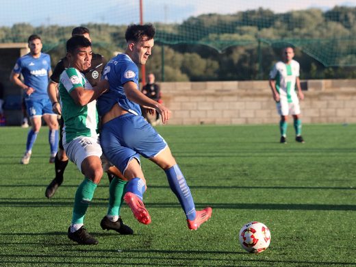 (Fotos) Un caos de 15 minutos hunde al Migjorn ante el Binissalem (2-3)