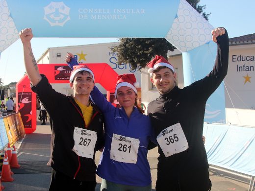 (Fotos) María Pallicer y Enric Pons triunfan en la San Silvestre de Maó