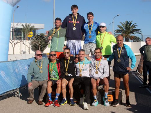 (Fotos) María Pallicer y Enric Pons triunfan en la San Silvestre de Maó