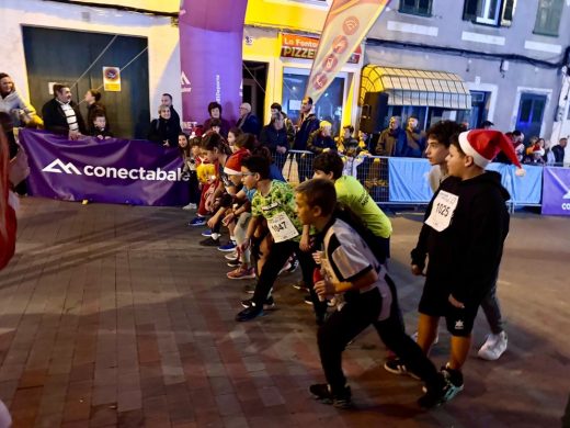 (Fotos) Alaior se divierte corriendo la San Silvestre