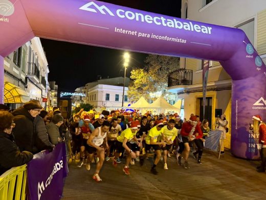 (Fotos) Alaior se divierte corriendo la San Silvestre