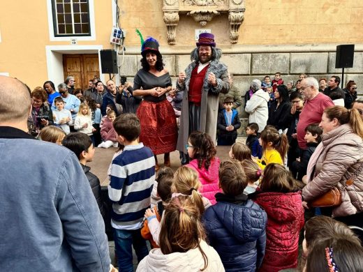 (Fotos y vídeos) Los más pequeños de Menorca despiden el año con las campanadas infantiles