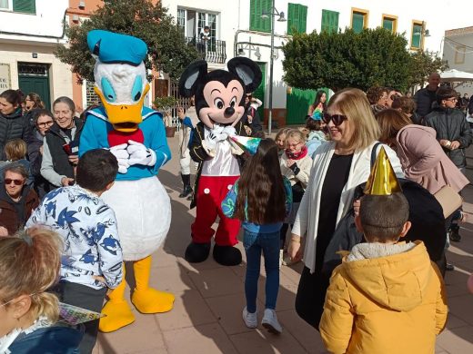 (Fotos y vídeos) Los más pequeños de Menorca despiden el año con las campanadas infantiles