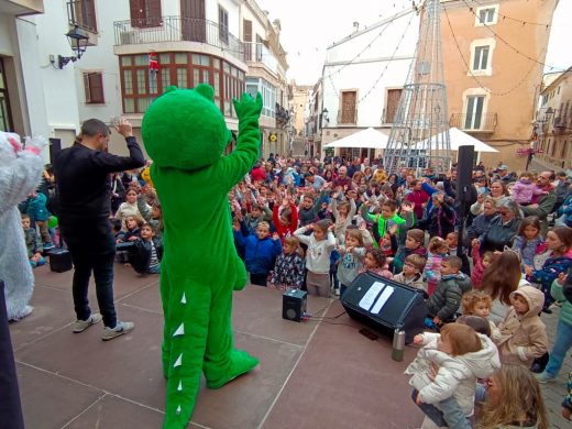 (Fotos y vídeos) Los más pequeños de Menorca despiden el año con las campanadas infantiles