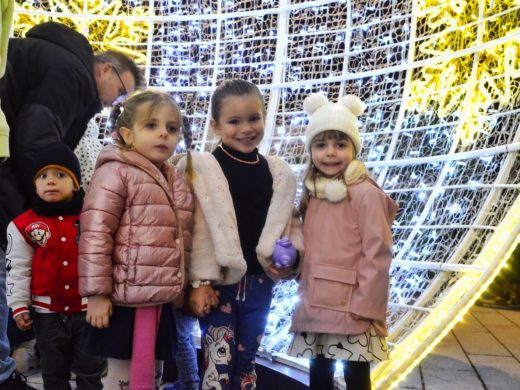 (Fotos) El ambiente navideño llega a Es Castell