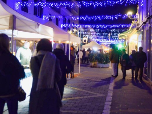 (Fotos) Sant Lluís ilumina sus fiestas con los soldados del Trencanous