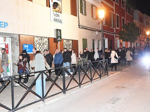 (Fotos) El belén cobra vida en el colegio Sant Josep de Maó