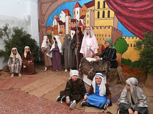 (Fotos) El belén cobra vida en el colegio Sant Josep de Maó