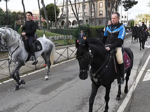 (Fotos) Maó celebra con pasión y multitudinaria participación las ‘beneïdes’